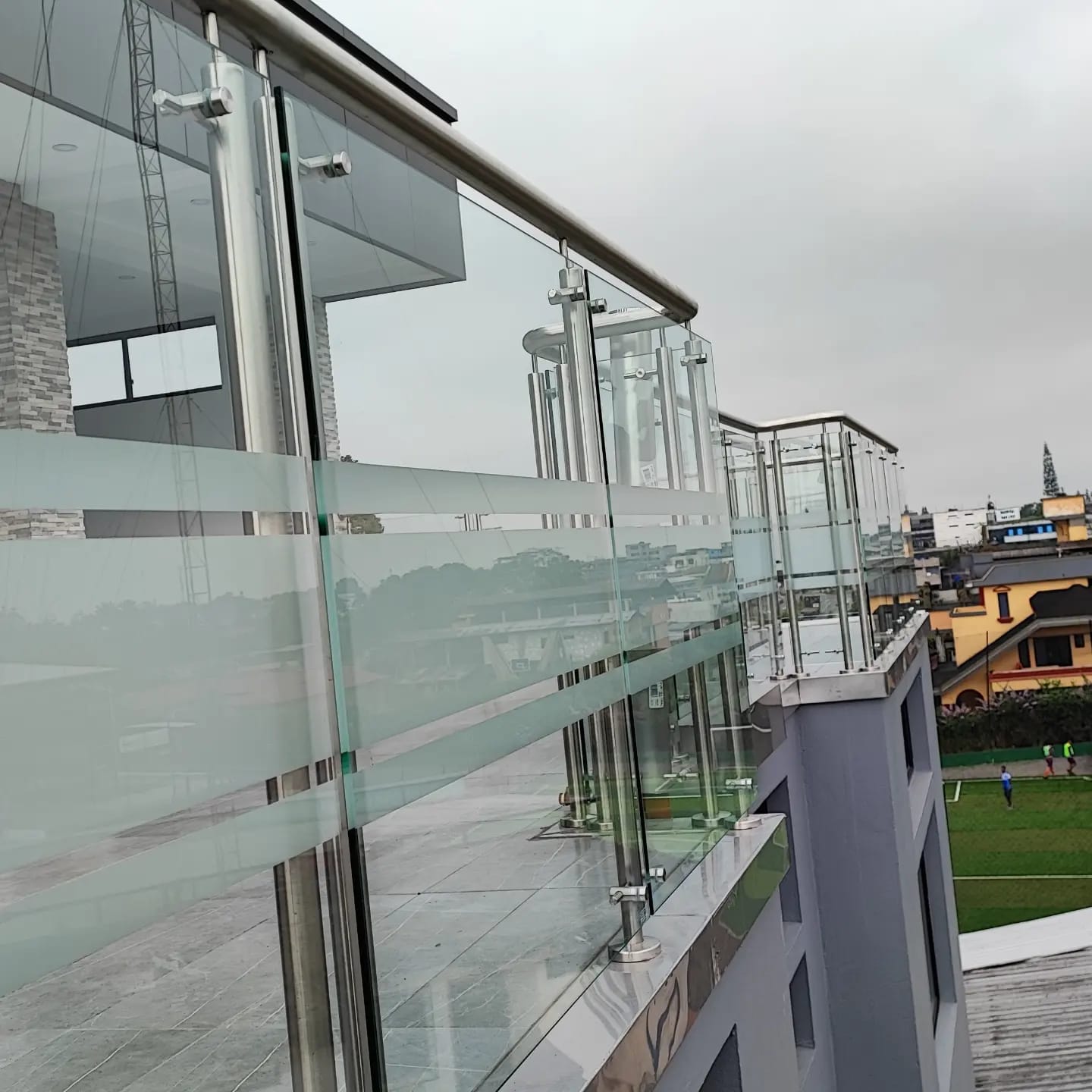 Balcón comercial con diseño elegante