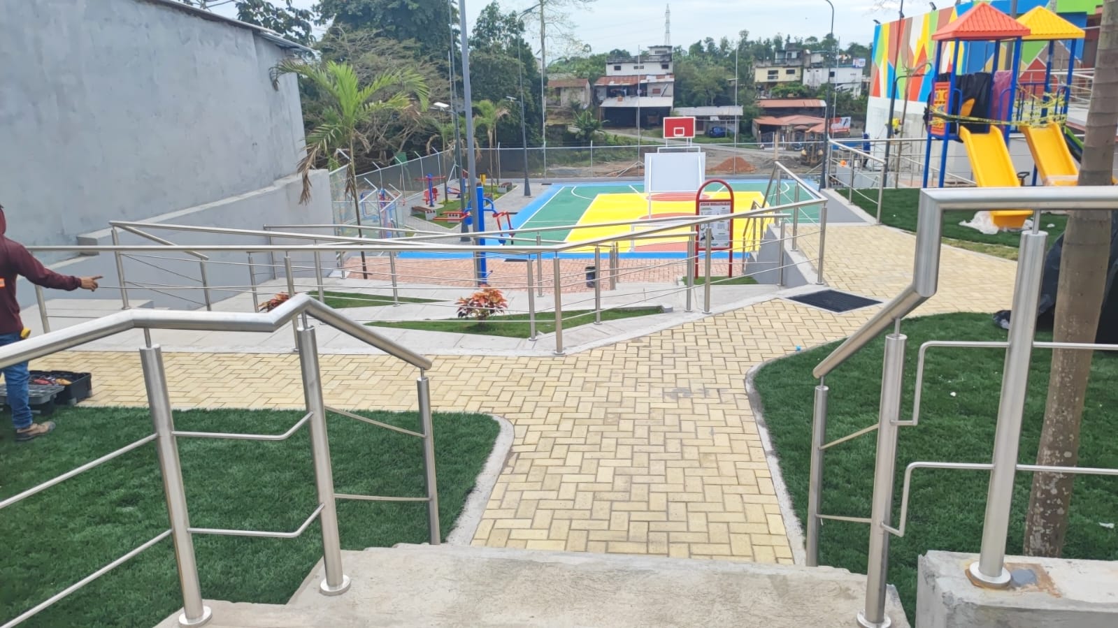 Pasamanos en acero inoxidable con vidrio