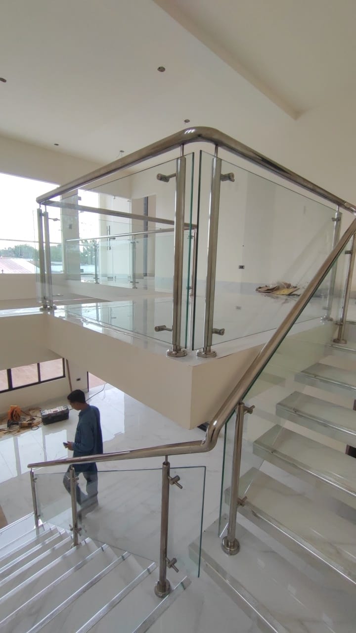 Pasamanos con acabado premium para hoteles